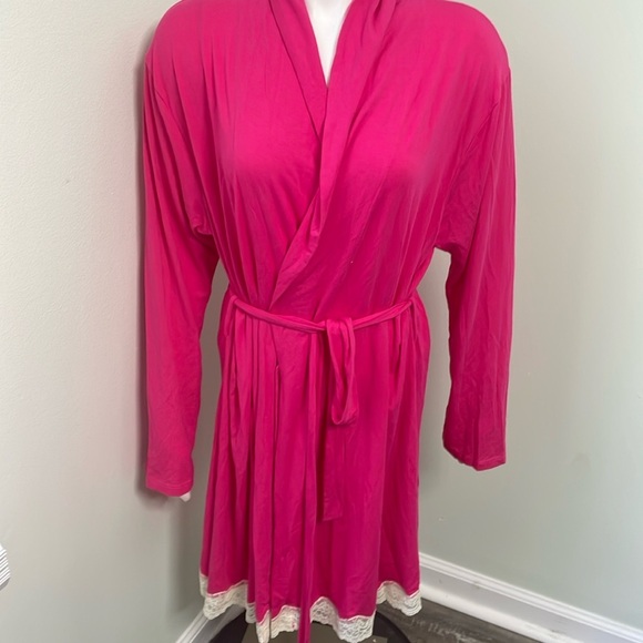 Eberjey pink wrap robe with lace hem large - Picture 2 of 8